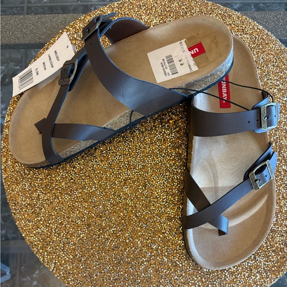 UNIONBAY NWT Dark Brown Strappy Sandals. Size 6.5 - Picture 1 of 7